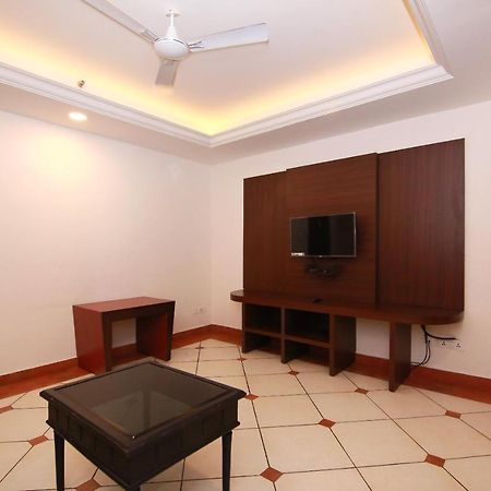 Emarald Hotel Cochin Kochi Exterior photo